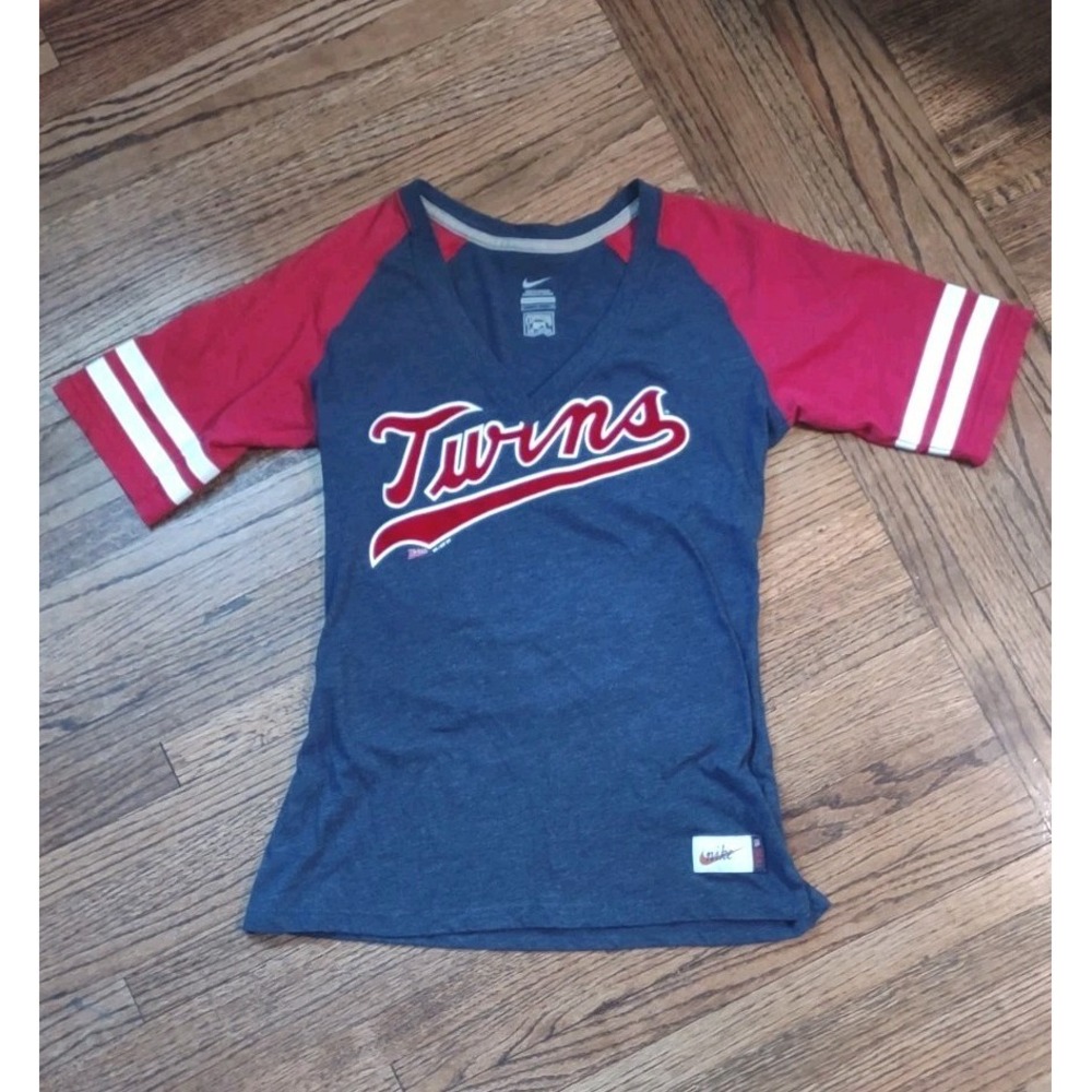 Nike Minnesota Twins Cooperstown Collection Raglan V-Neck T-Shirt Navy Red Small
